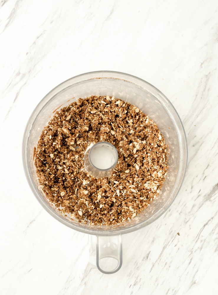 rolled oats, cinnamon, coconut sugar, nutmeg, flour, in food processor